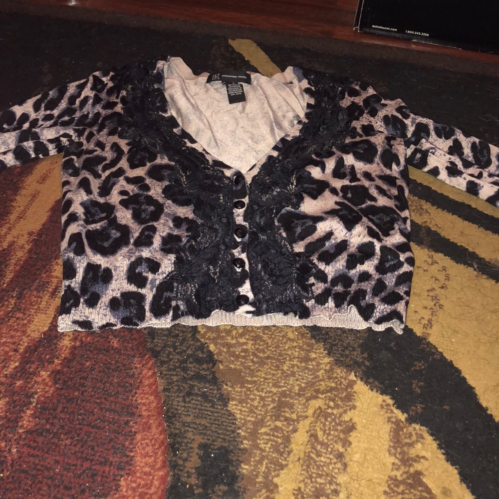 3/25 INC ruffle nwot gem stud button up camisole